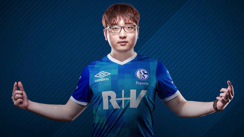 fc-schalke-04-sign-trick