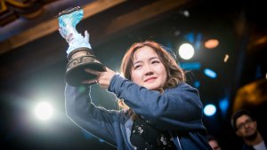 VKLiooon is the first female to be crowned Hearthstone Grandmasters Champion