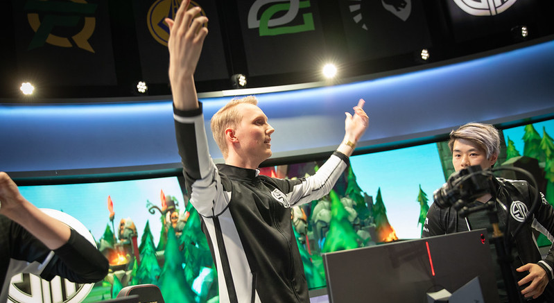lcs-2020-zven-bot-lane