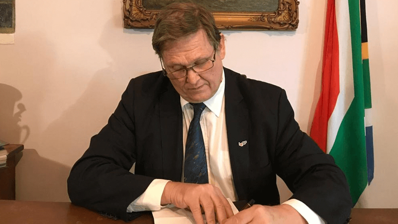 IESF and AESF signing agreement