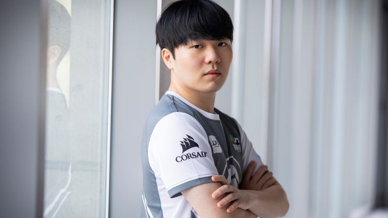 china rookie invictus gaming best mid laner lol