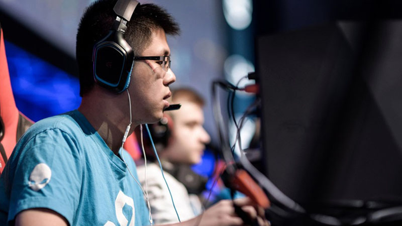 A look at EternaLEnVy, DOTA2’s most infamous player