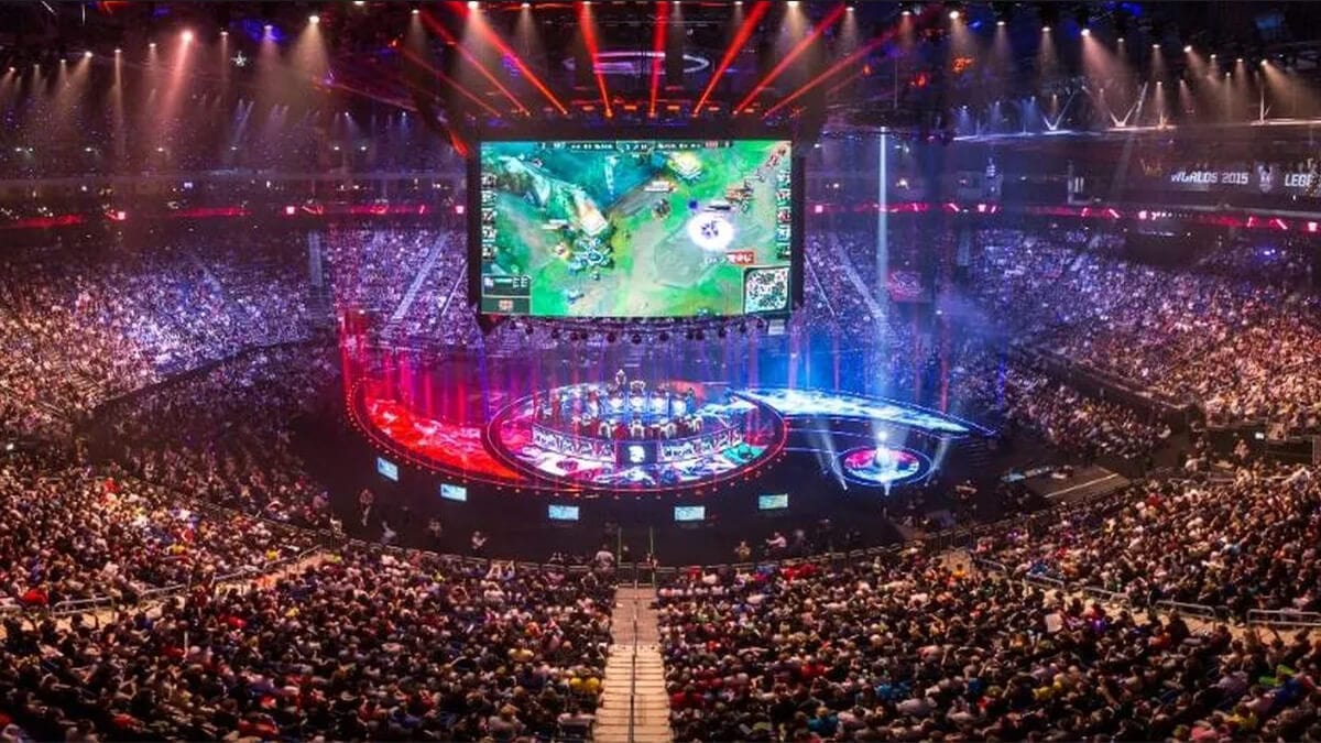 massive packed arena of people watching the league of legends worlds 2018 tournament