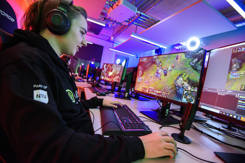 esports-degrees-cover