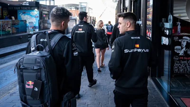 EZ4ENCE