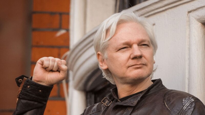 julian-asange-nft-clock