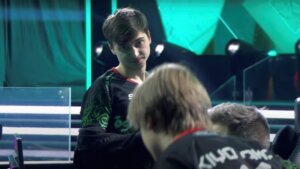 9Pandas recreated an iconic Puppey meme at Riyadh Masters 2023