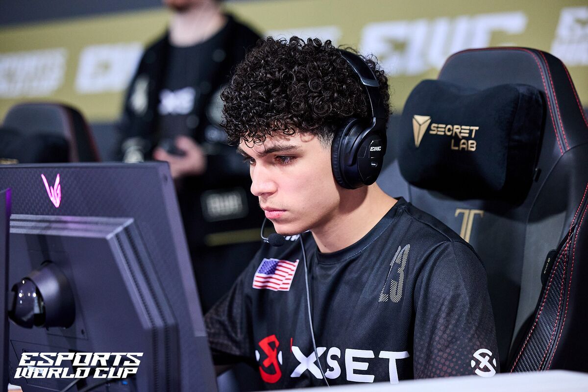 Cold Joshua Butler focused while playing Fortnite at Esports World Cup
