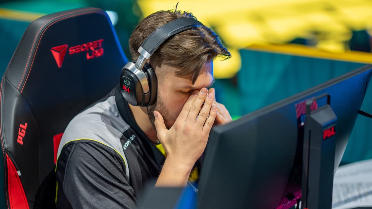 jL laments a round NAVI lost to Astralis at PGL Astana 2025.