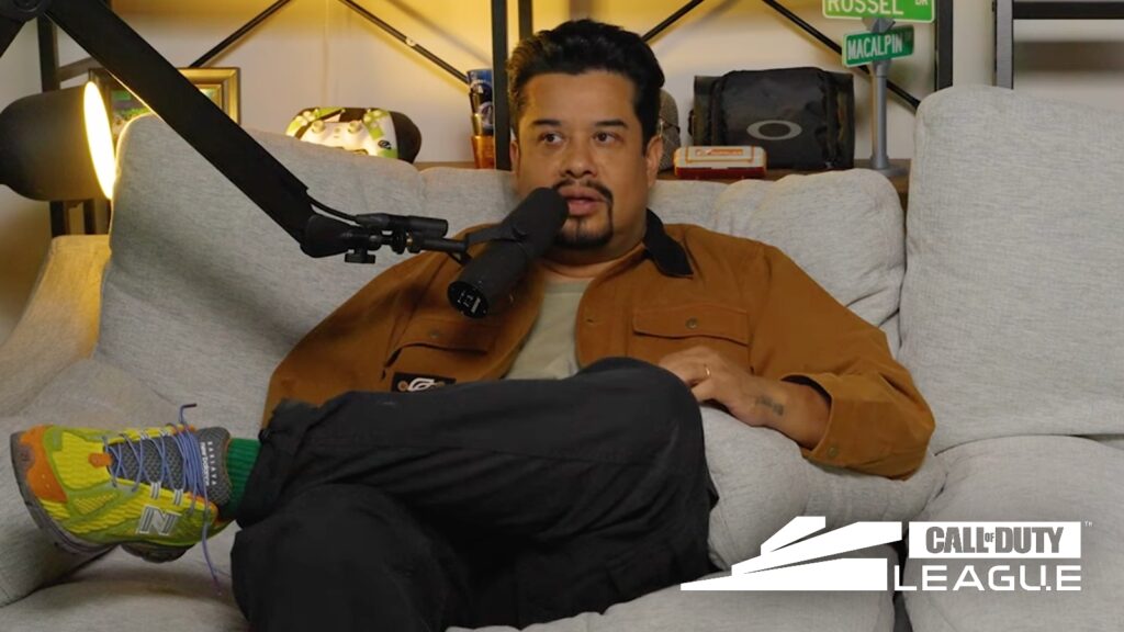 optic hecz in optic podcast with call of duty league logo in corner