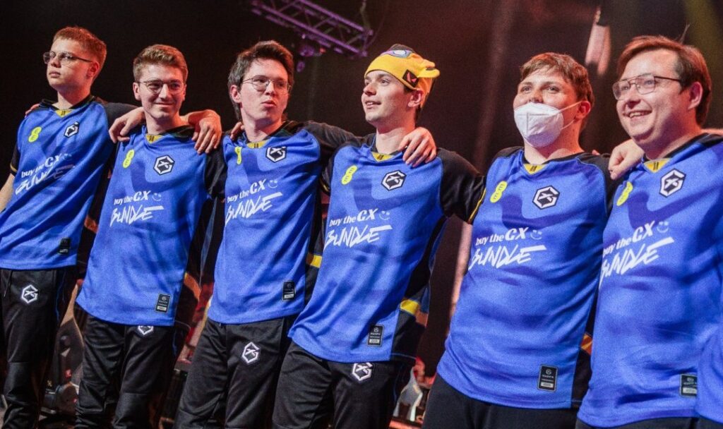 GiantX celebrating after thair Valorant victory and Champions Paris qualification