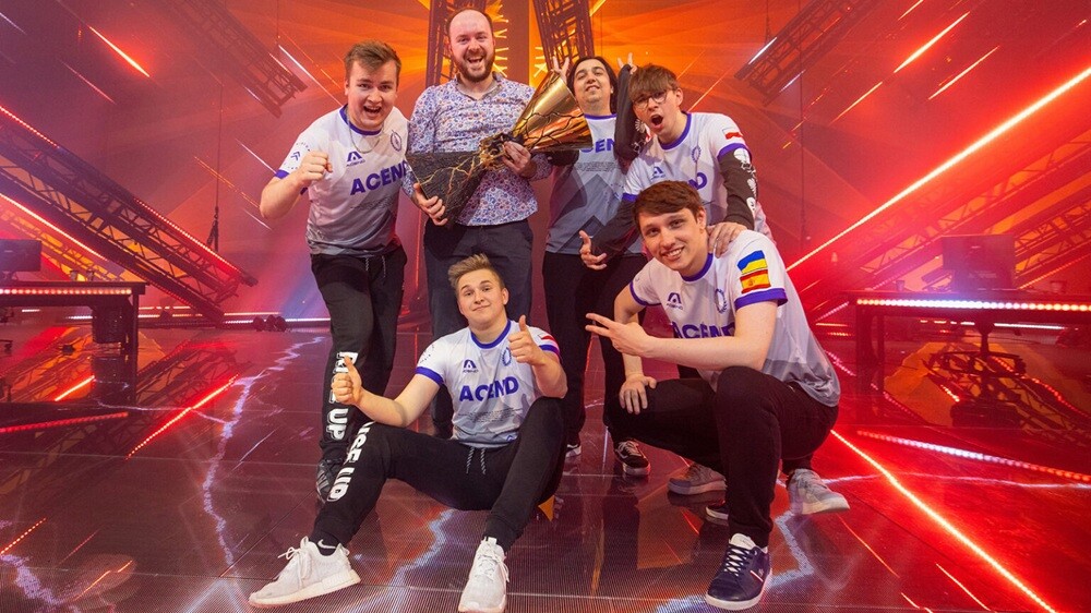 Cned with his previous winning roster