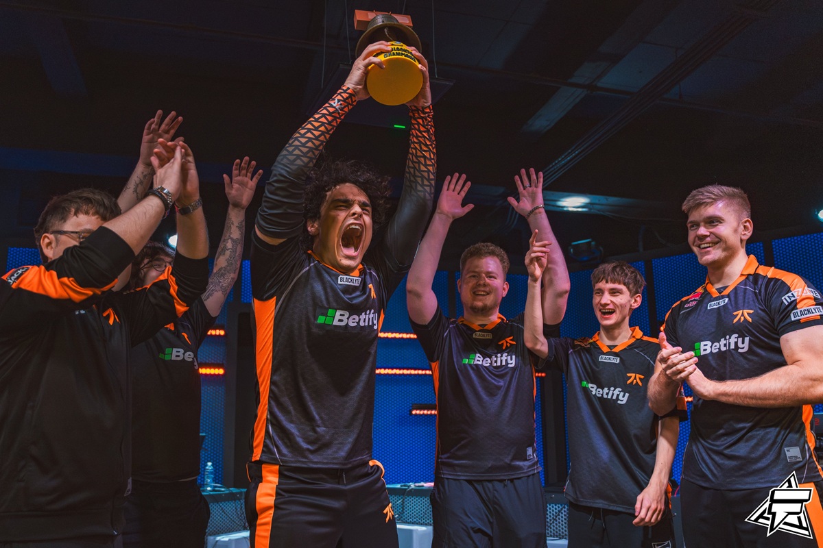 Fnatic lift Fragadelphia trophy to secure Budapest Major spot