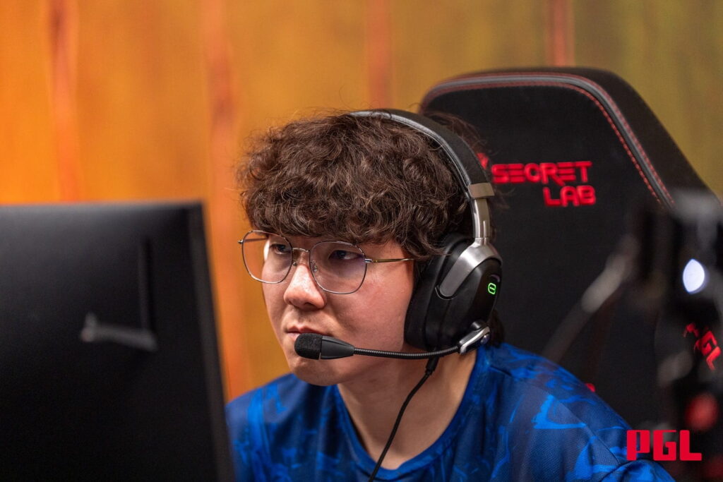 Matthew “Whitemon” Filemon concentrating during a Dota 2 match