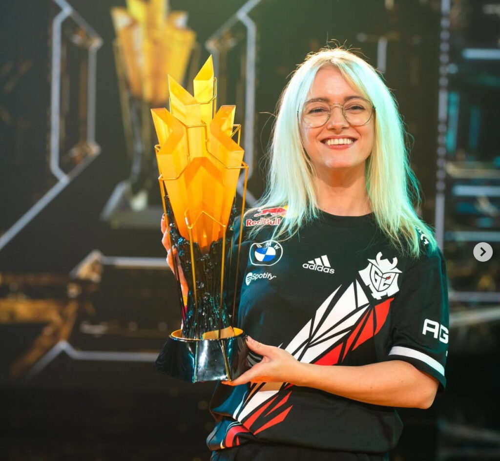 Michaela mimi Lintrup smiling with VALORANT Game Changers championship trophy