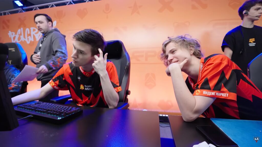 Team Yandex Dota 2 players at Fissure Playground 2