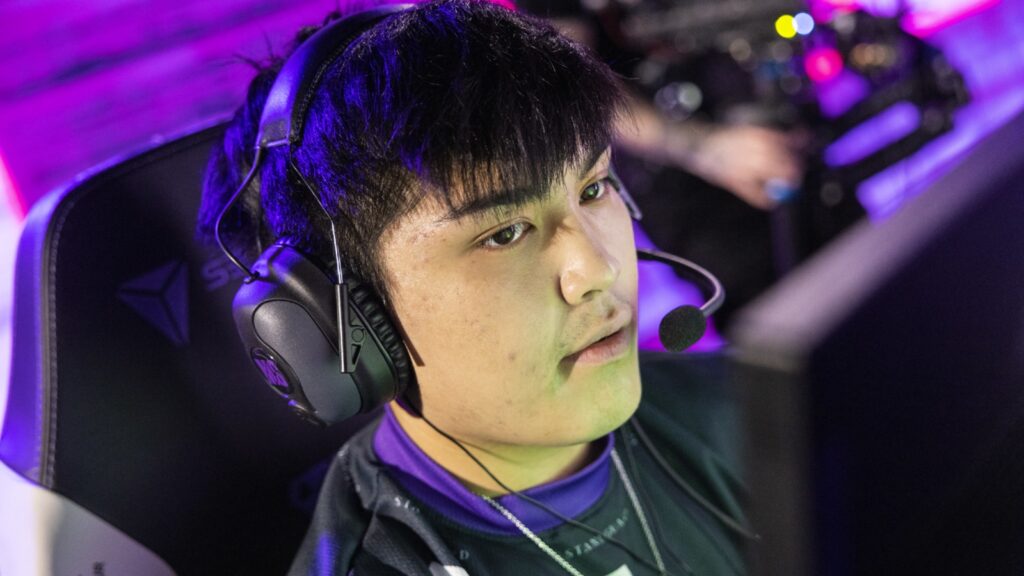 neT playing at Valorant tournament