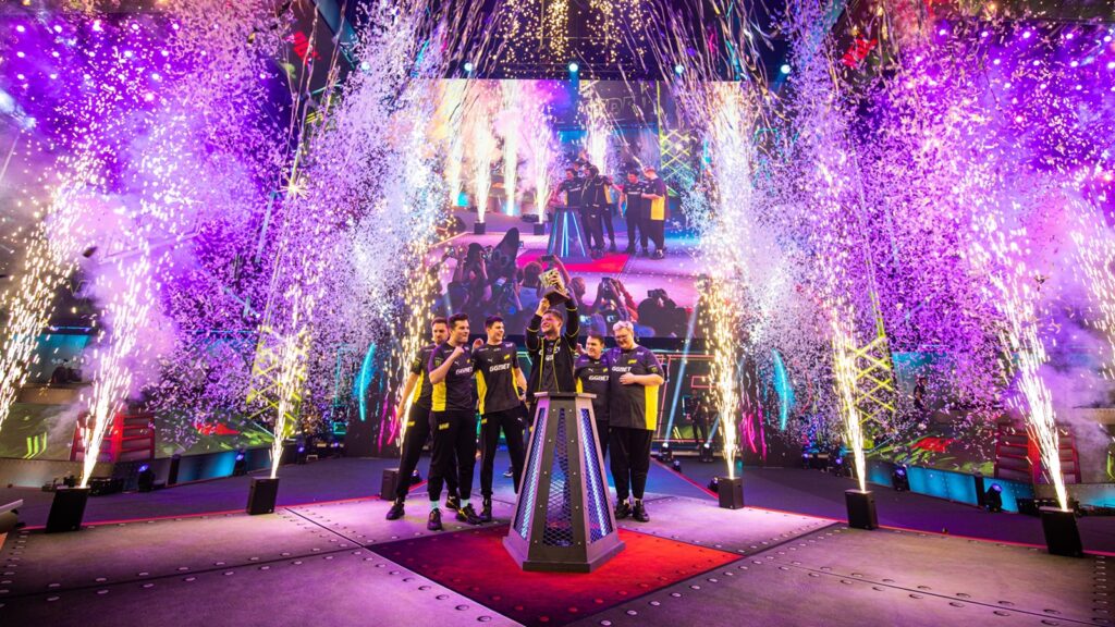 Navi lifting PGL Major Stockholm trophy in 2021