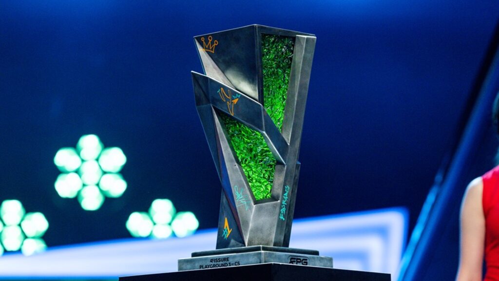 Fissure Playground trophy at CS2 event