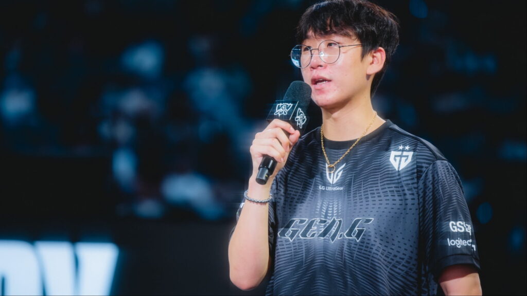 A Gen.G player speaking on stage during League of Legends Worlds 2025