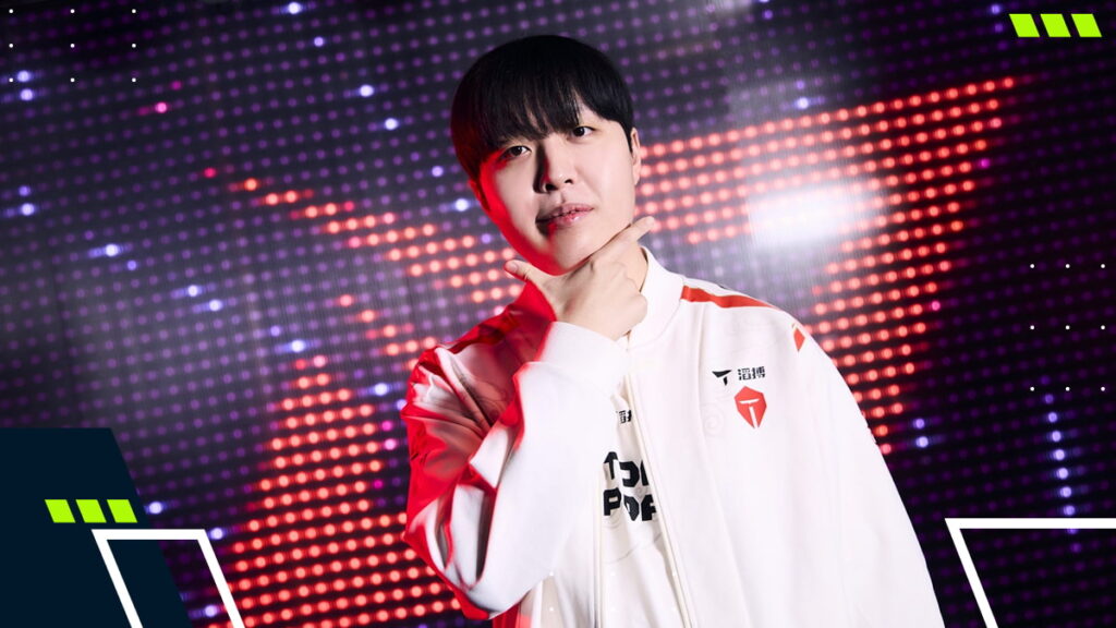 Player poses confidently in an Anyone’s Legend jersey during the 2025 League of Legends season