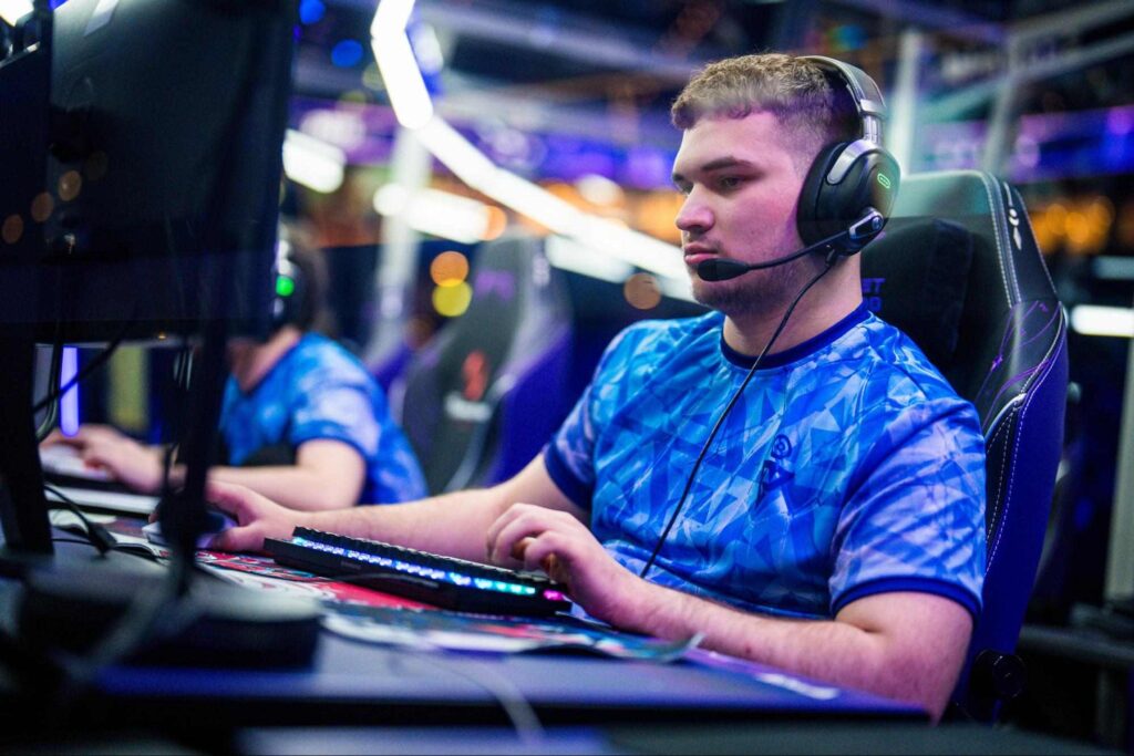 Bozhidar “bzm” Bogdanov playing mid lane for Tundra Esports during a Dota 2 tournament