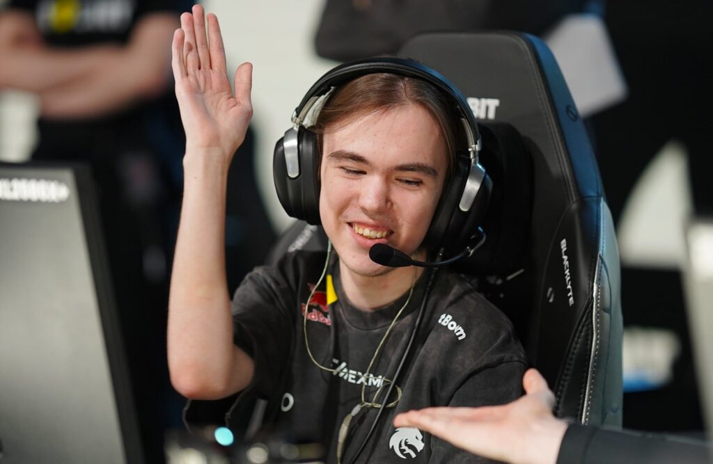 donk reacting during a Counter-Strike 2 tournament game