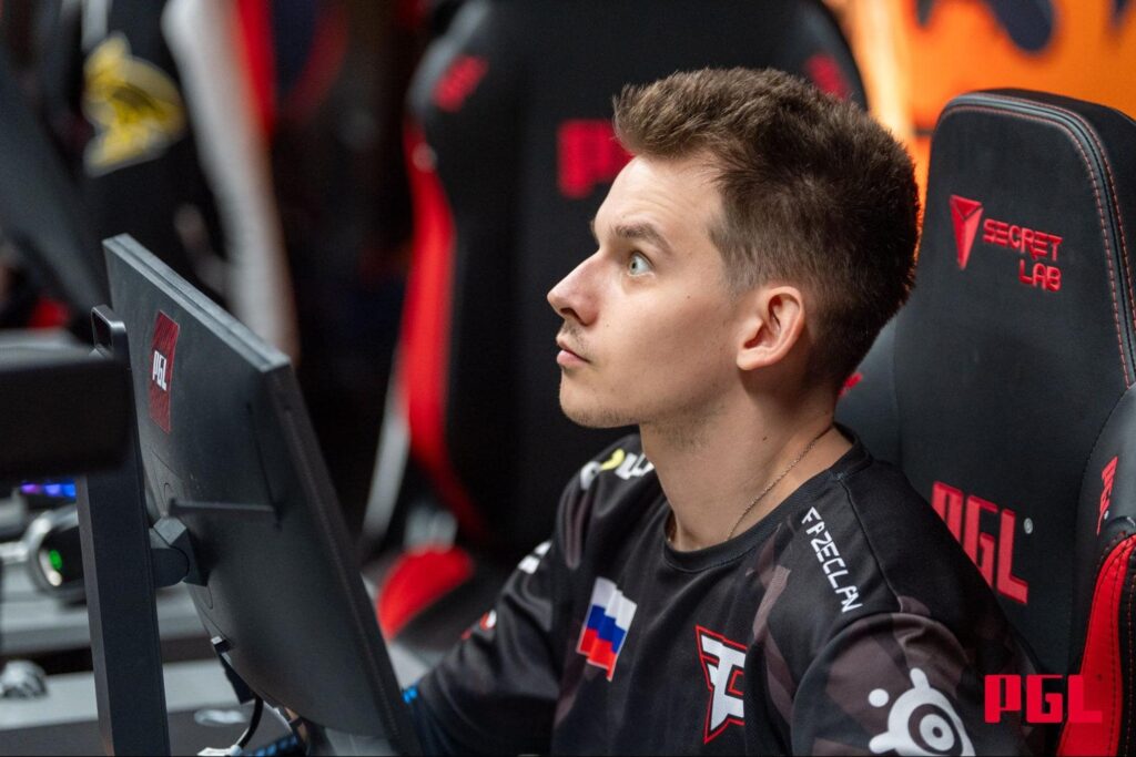 David “frozen” Čerňanský competing in a Counter-Strike 2 tournament game