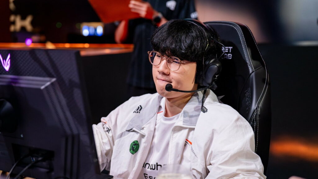 League of Legends ADC Gumayusi concentrating on stage during a high-pressure professional match