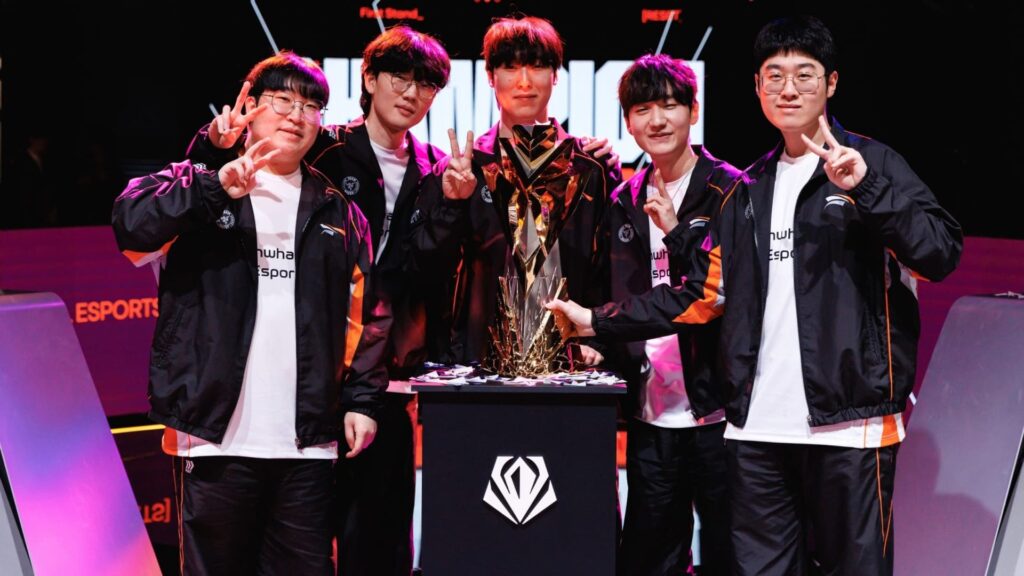 Hanwha Life Esports players pose with the First Stand 2025 trophy