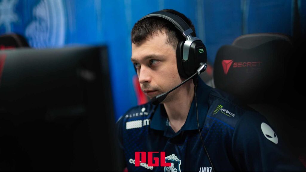 Michał “Nisha” Jankowski representing Team Liquid as a mid laner at a Dota 2 LAN event