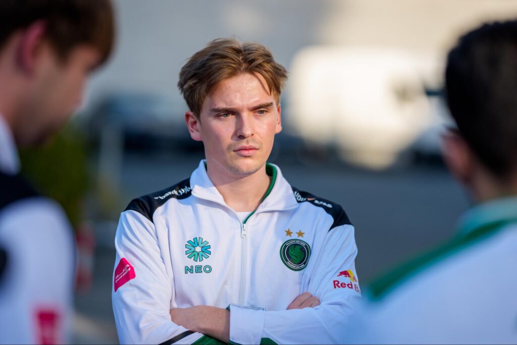 Oliver "skiter" Lepko focused between games during a high-level Dota 2 tournament