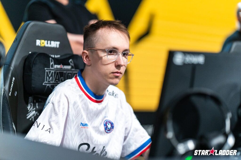 ropz competing on stage in a Counter-Strike 2 tournament