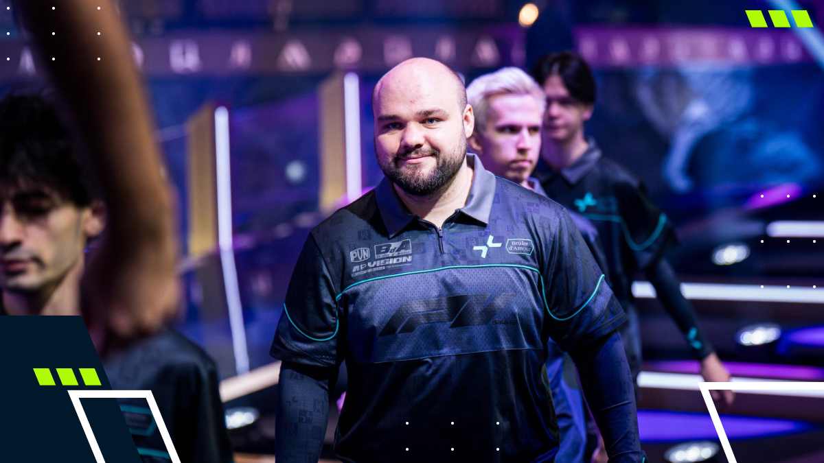 Volodymyr “No[o]ne-” Minenko on stage at a professional Dota 2 tournament, PARIVISION mid laner