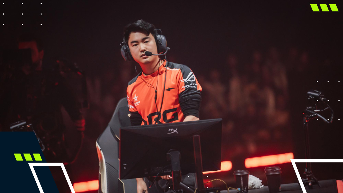 A VALORANT controller player stays focused on stage during a tense VCT 2025 match, preparing utility and calls between rounds