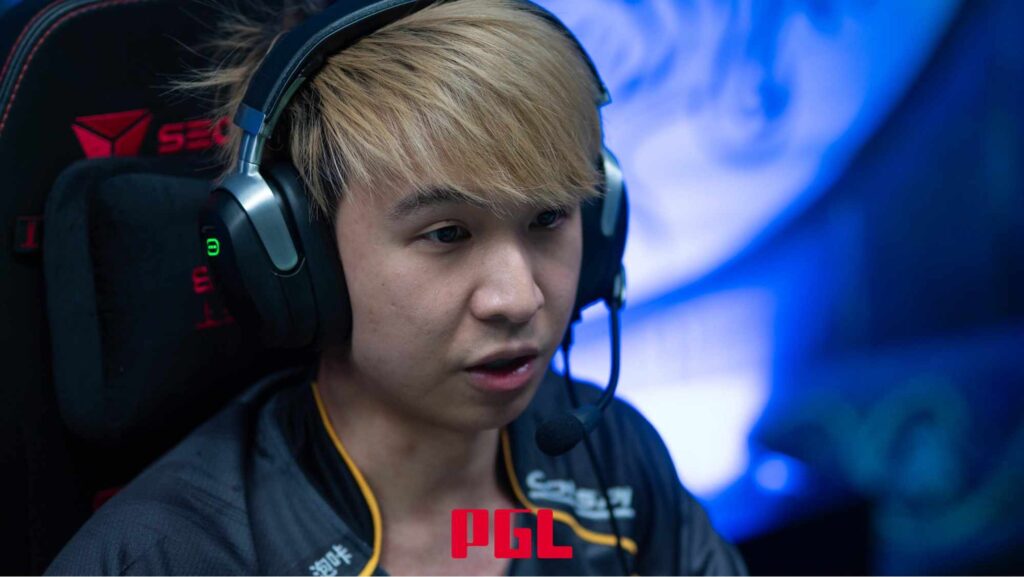 Yap “xNova” Jian Wei playing support for Xtreme Gaming in competitive Dota 2 action in 2025