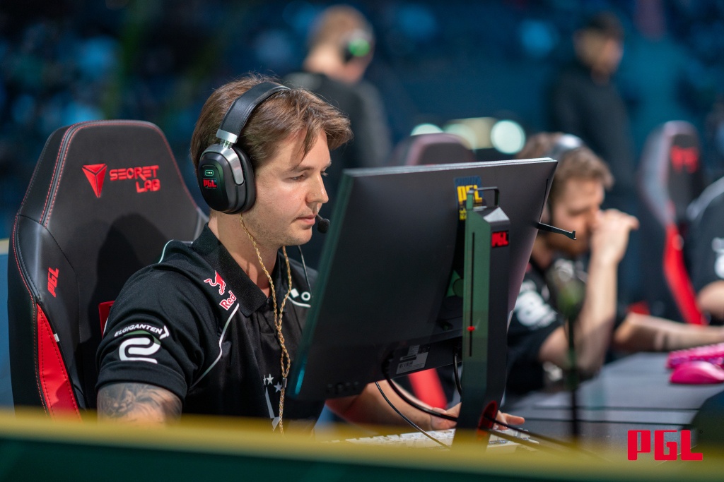 Dev1ce playing for Astralis at PGL Cluj Napoca