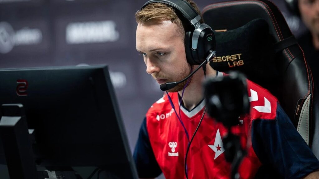 gla1ve playing for astralis at BLAST counter strike tournament