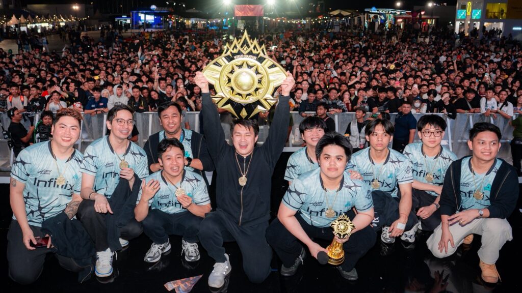 Aurora Gaming with M7 trophy