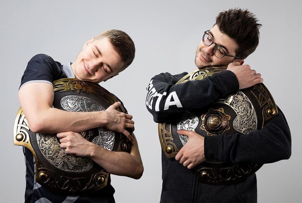 OG N0tail hugging TI trophy