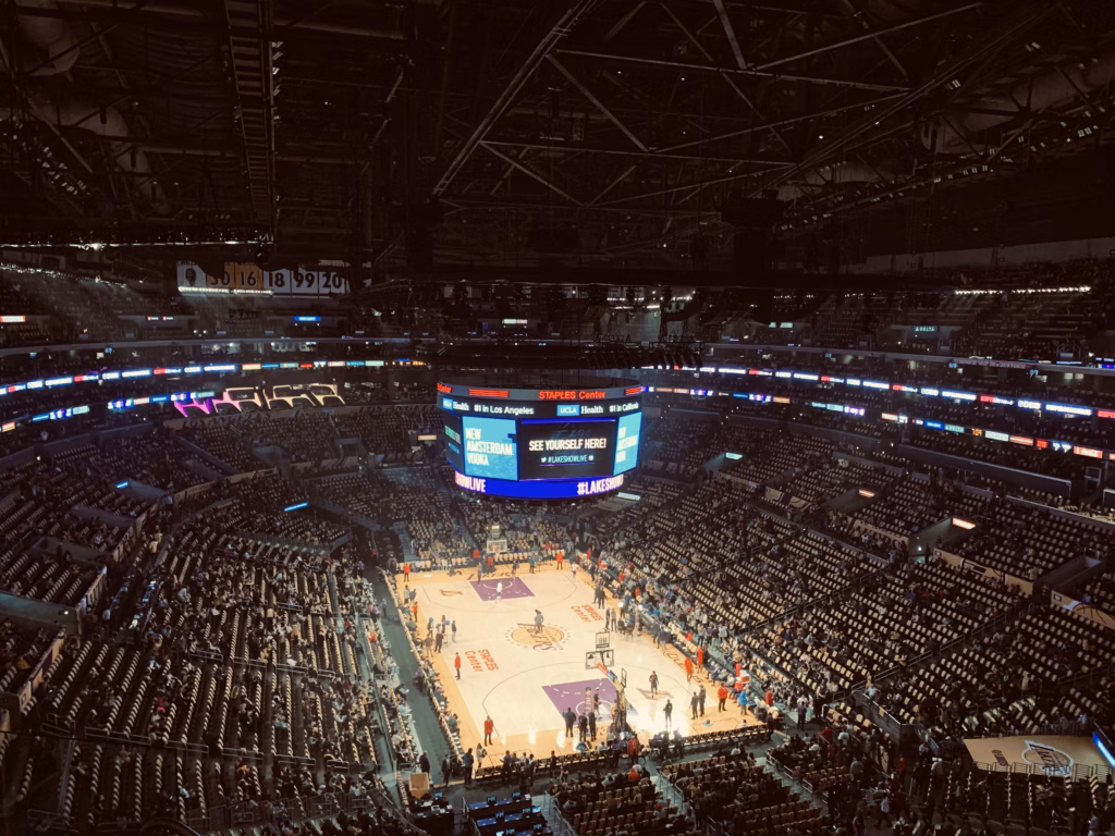 photo of full la lakers home crowd at crypto.com arena