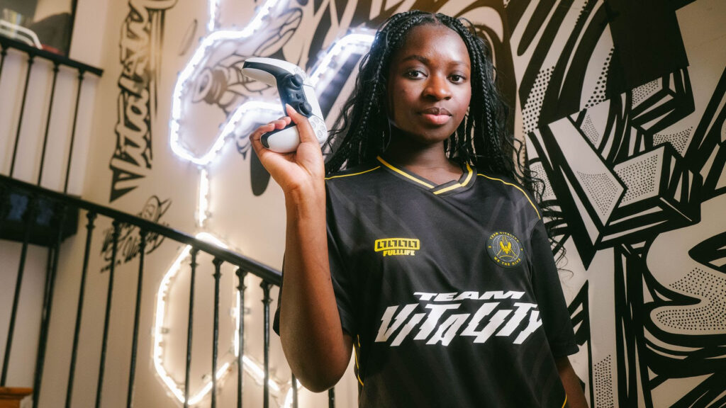 Neia posing in Team Vitality jersey