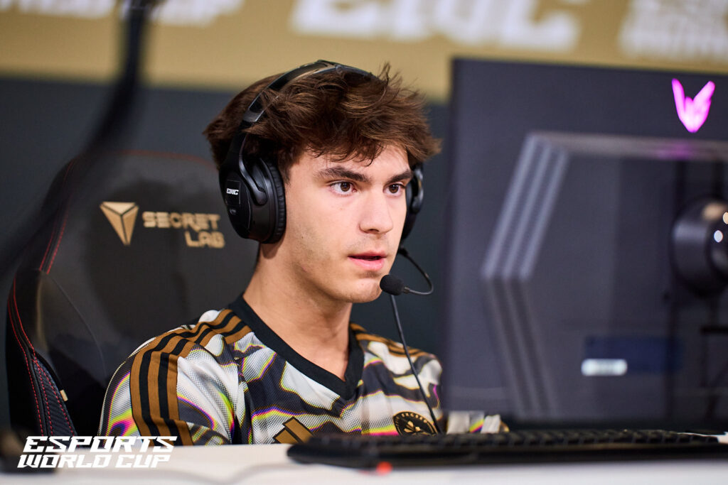 okis playing fortnite at esports world cup 2025